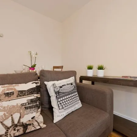 City Dooley Apartment *