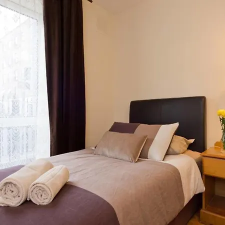 City Dooley Apartment